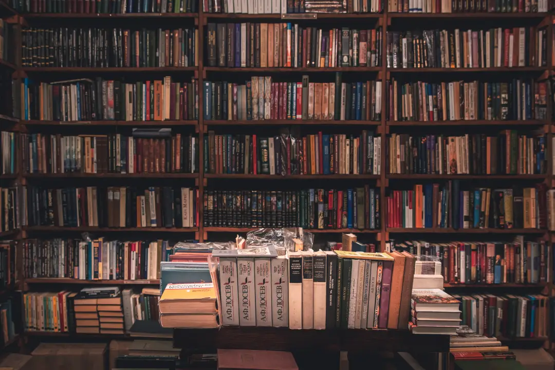 {title} header